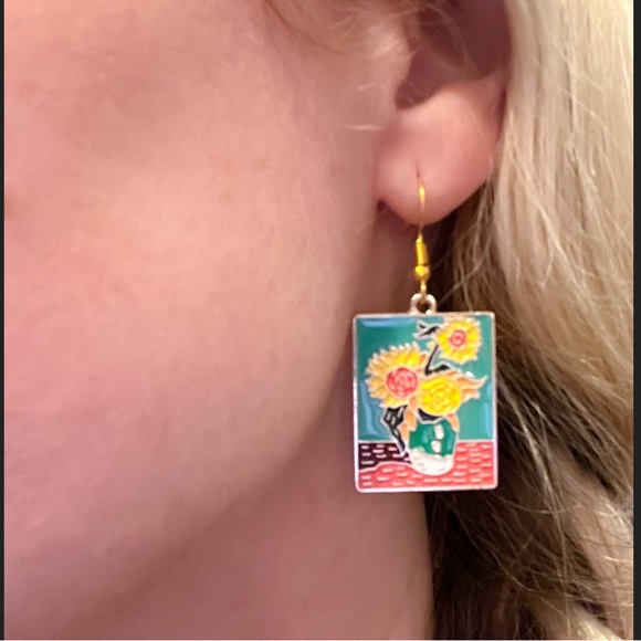 🌻🎨 Van Gogh painting art museum summer fun retro theme earrings novelty - Picture 7 of 7